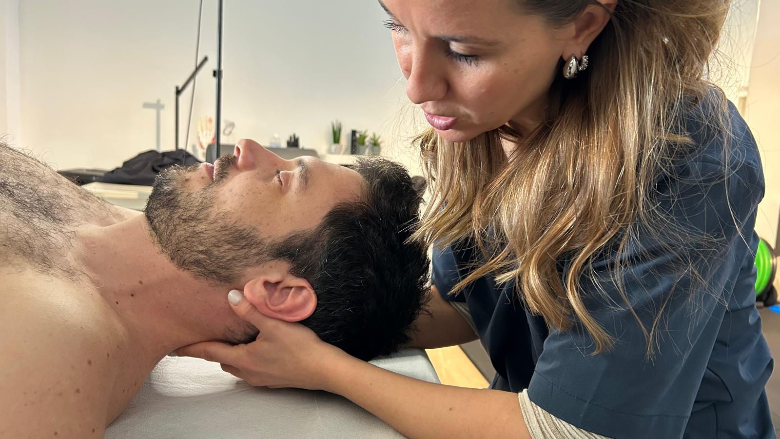 SEDUTA DI FISIOTERAPIA specialistica per il distretto CERVICALE - Elena Benedettini